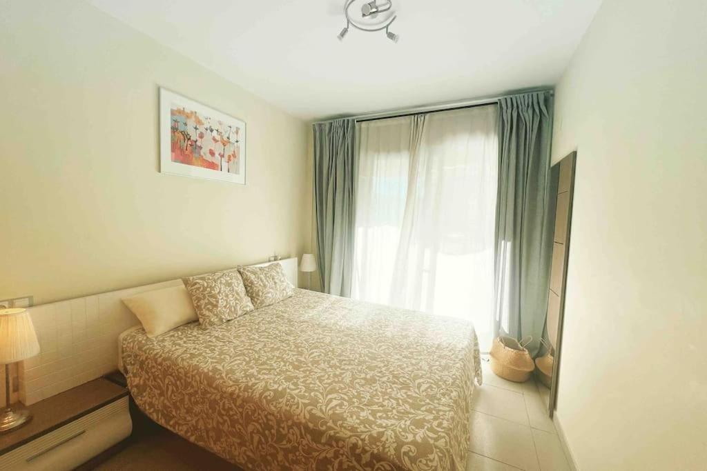 Con Piscina Y Parking Mas Blau Apartament *