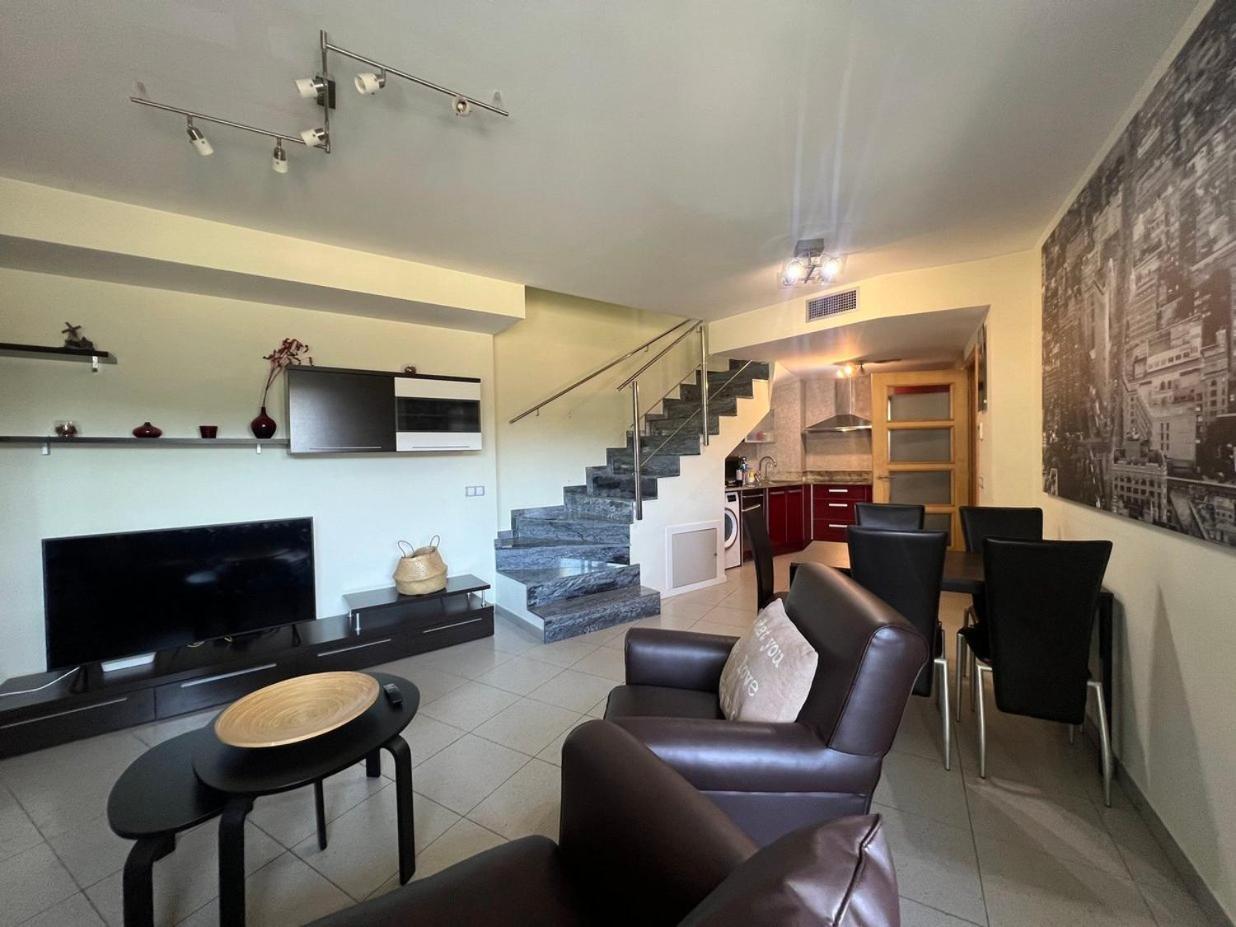 Con Piscina Y Parking Mas Blau Apartament *